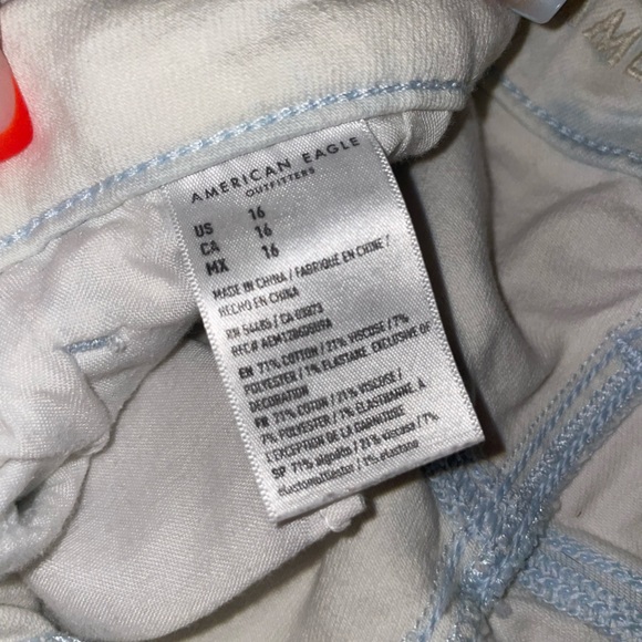 American Eagle light wash Jean shorts - Picture 3 of 4